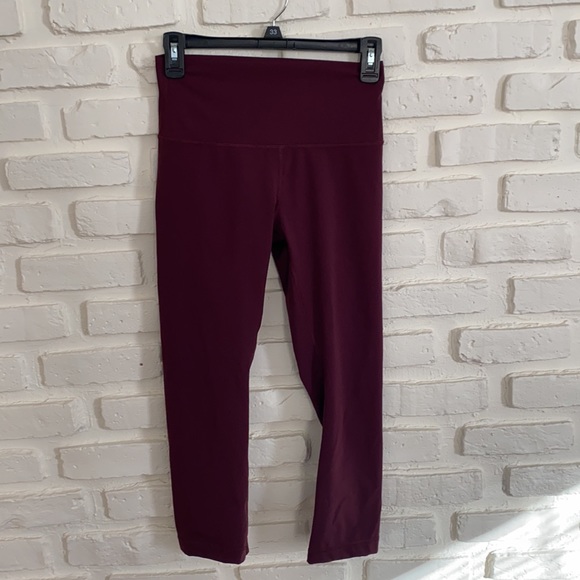 Lululemon Cropped Leggings - Picture 2 of 2
